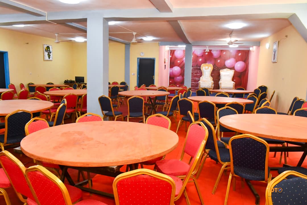 Oliby Résidence, hôtel à Réo
